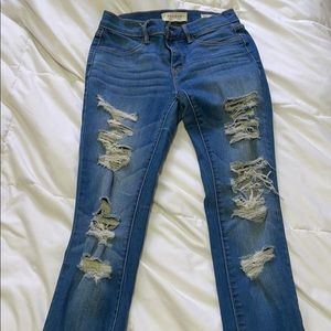 BLUE RIPPED DENIM JEGGINGS
